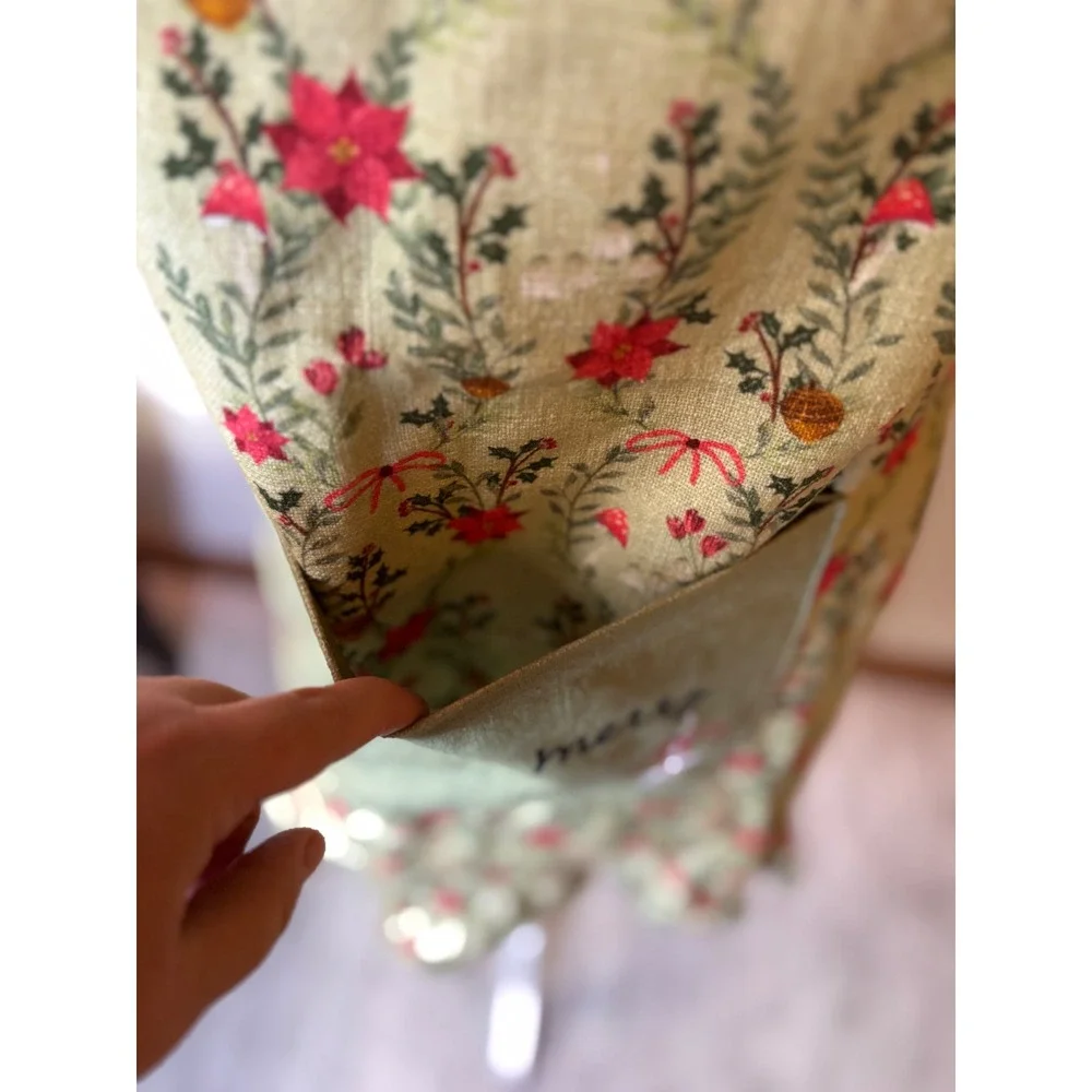 Holiday Apron Christmas Poinsettia Floral Holly‎ Farmhouse cottagecore gift